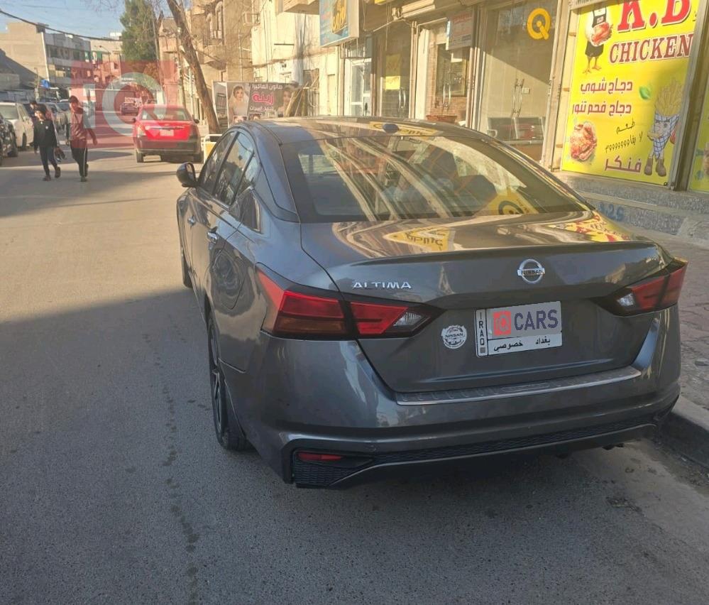 نيسان ألتيما